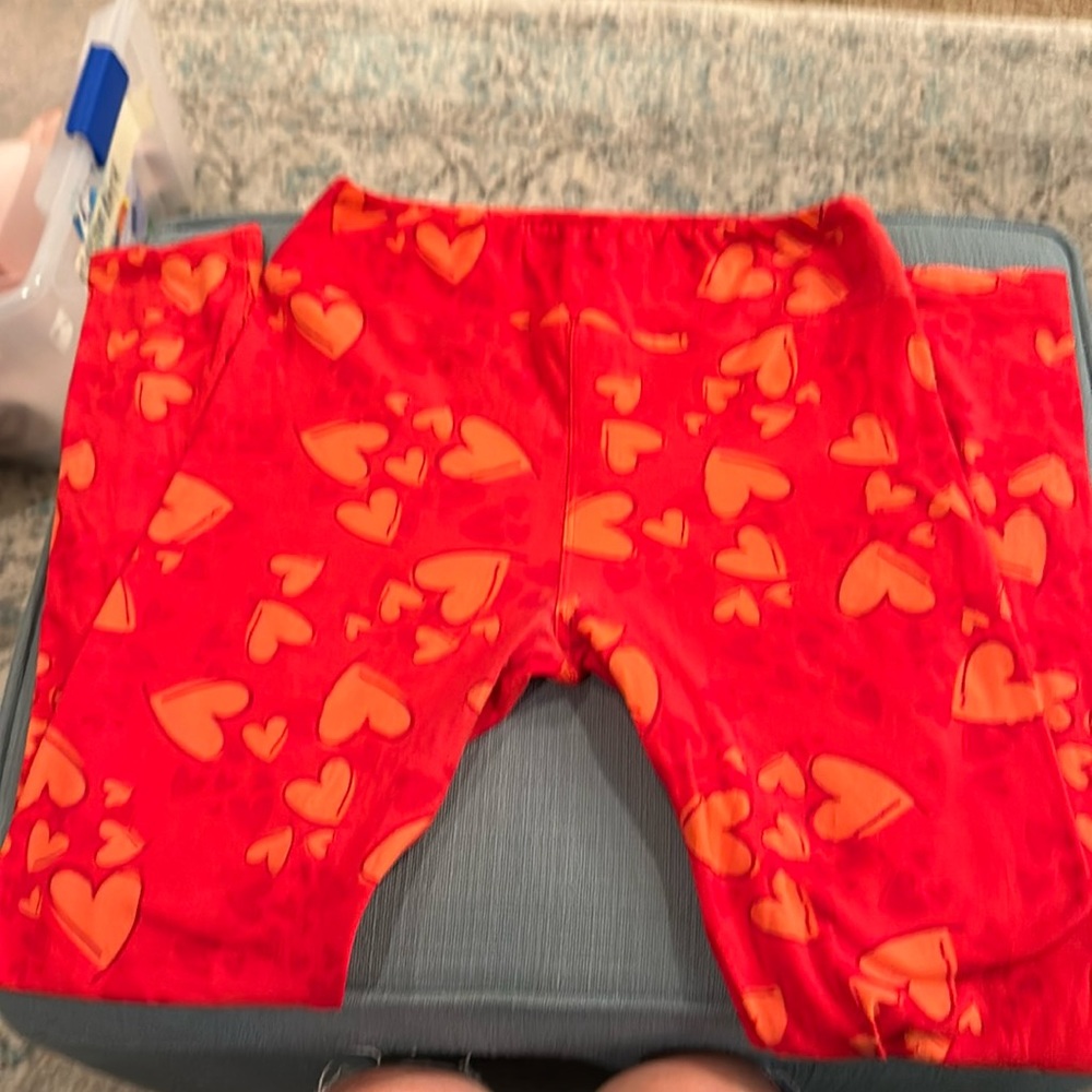 EUC LuLaRoe Heart leggings